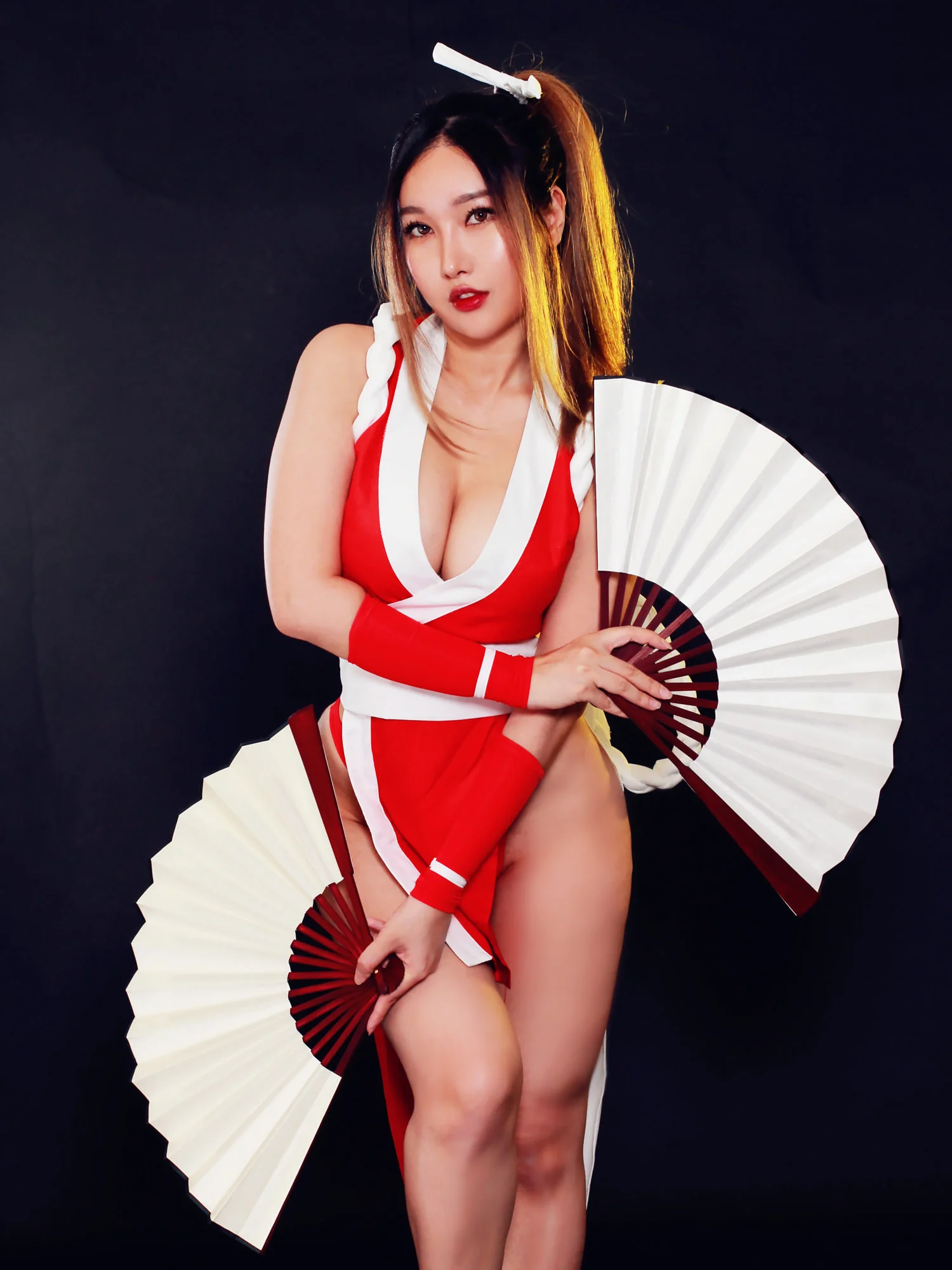 Đọc truyện hentai Tuyển tập Albums siêu phẩm Cosplay - Chap 563 - Rinnie Riot - Mai Shiranui