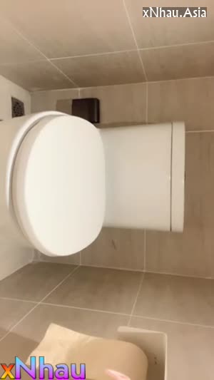 phần 4 em học sinh nứng lồn xin cô vào nhà vệ sinh để ngồi thủ dâm cực nứng (phần 4 em học sinh nứng lồn xin cô vào nhà vệ sinh để ngồi thủ dâm cực nứng) []