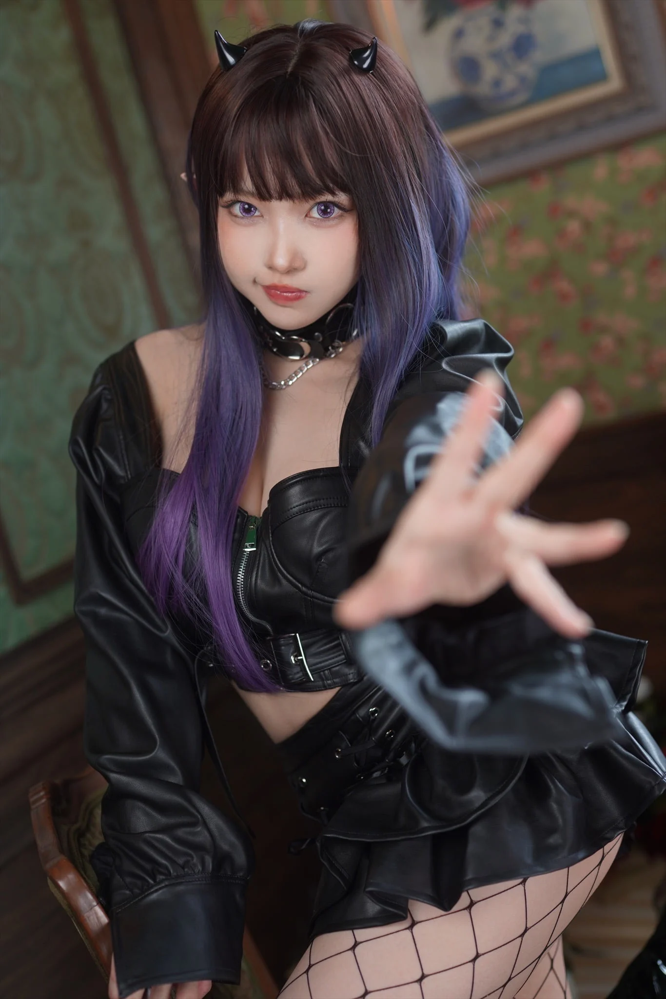 Đọc truyện hentai Tuyển tập Albums siêu phẩm Cosplay - Chap 669 - Vicious eys - Thistle