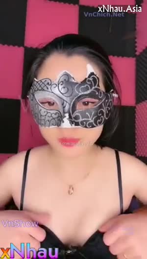 Xem em gái QQLive Ditt69 ngồi thủ dâm mà các mặt sướng chưa kìa (Xem em gái QQLive Ditt69 ngồi thủ dâm mà các mặt sướng chưa kìa) []