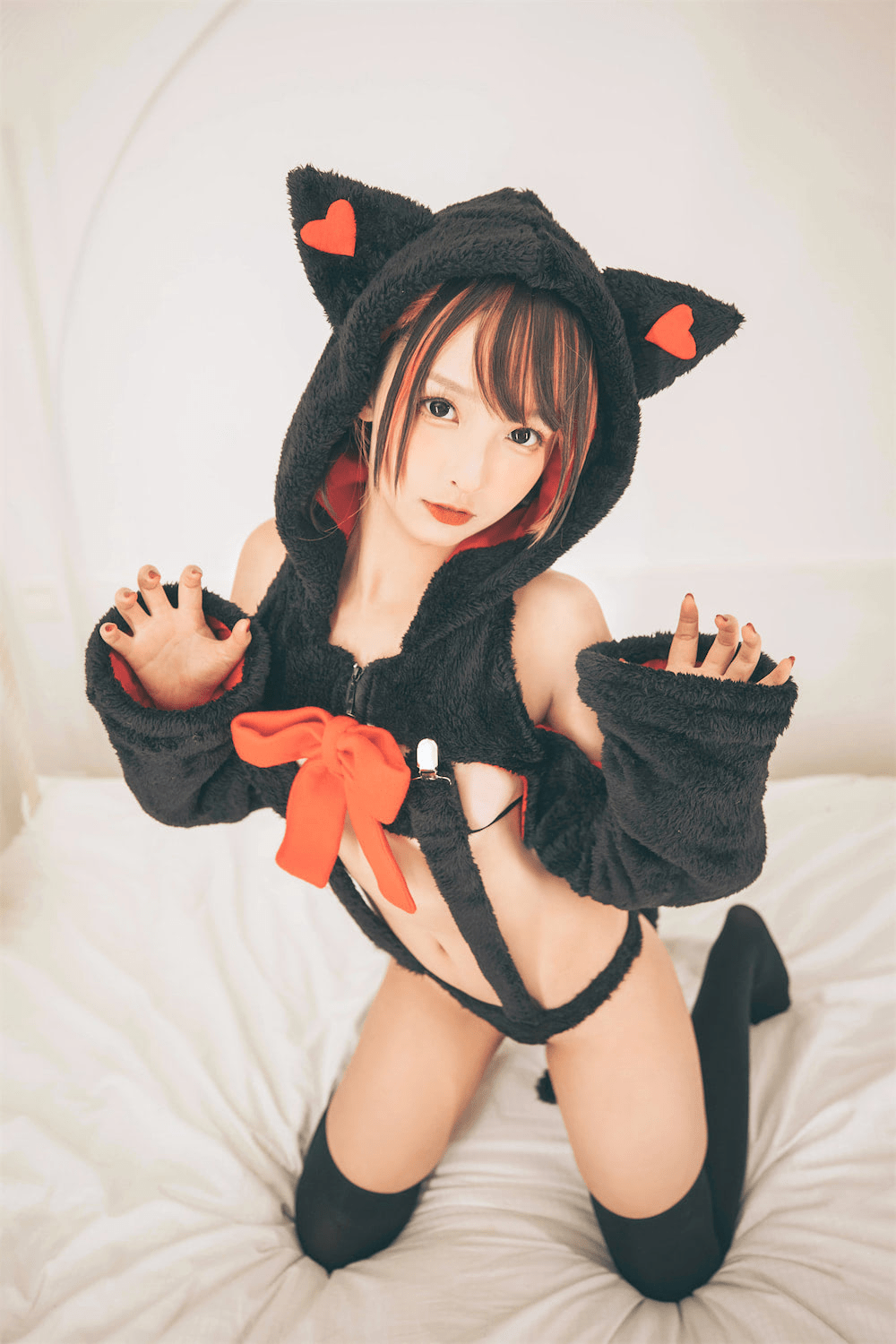 Đọc truyện hentai Tuyển tập Albums siêu phẩm Cosplay - Chap 854 - Kagura board Midwinter NO.072 Black and white cat (Absolute project) + 2V