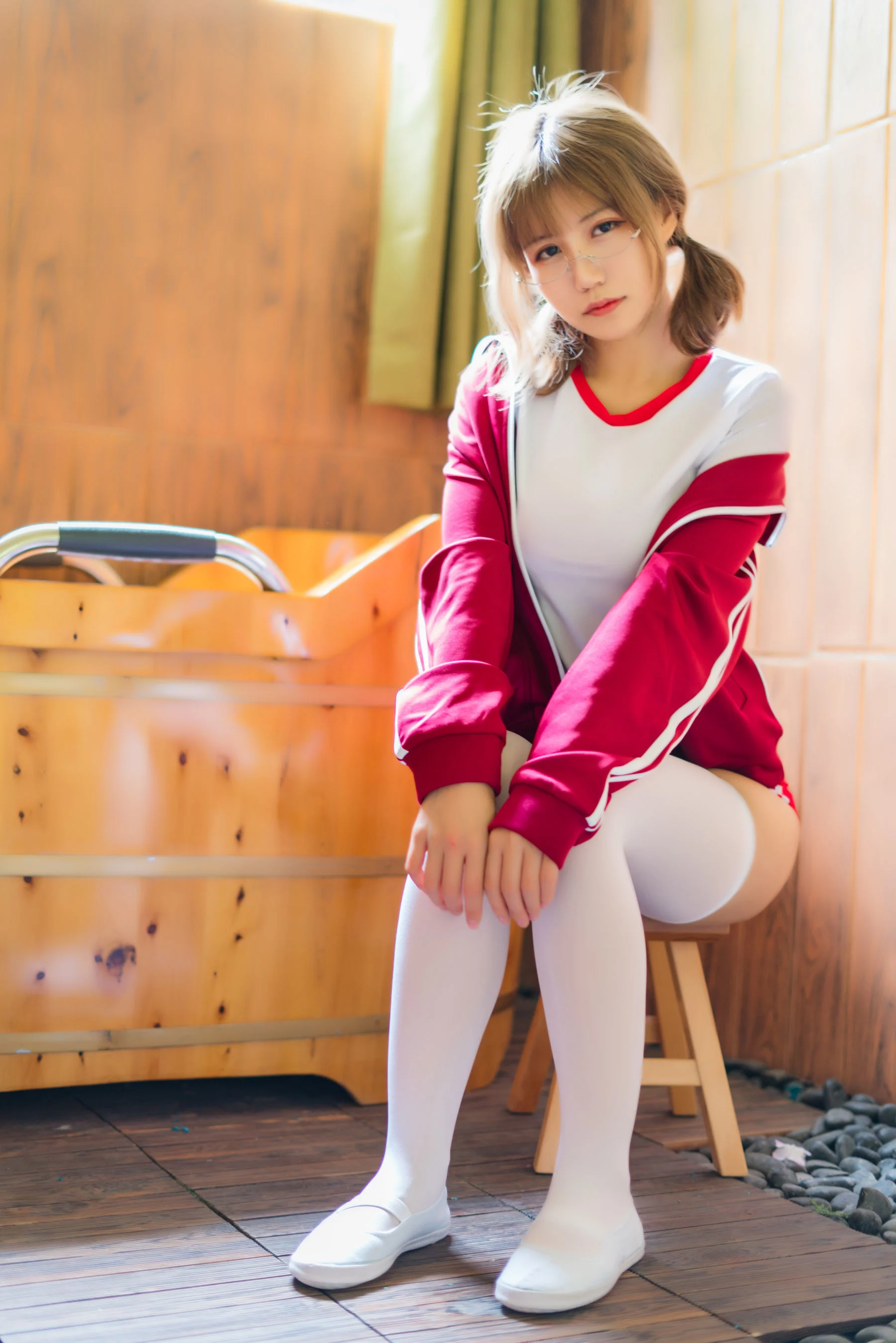 Đọc truyện hentai Tuyển tập Albums siêu phẩm Cosplay - Chap 734 - [Chiyoko Ogura] Red gymnastics suit