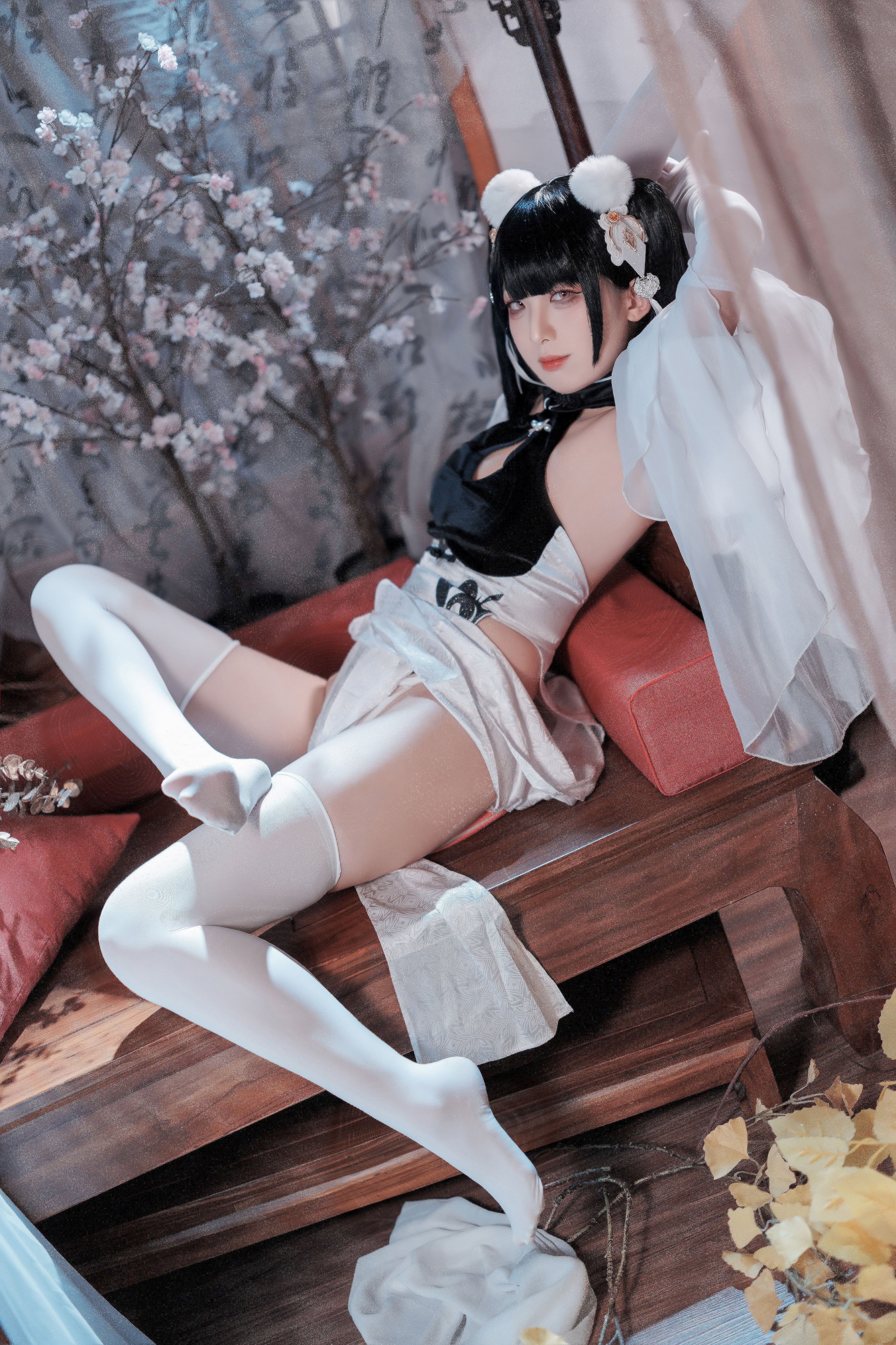 Đọc truyện hentai Tuyển tập Albums siêu phẩm Cosplay - Chap 1170 - The Frontier V - Azur Lane Peter Strasser Erotic Books and Jade