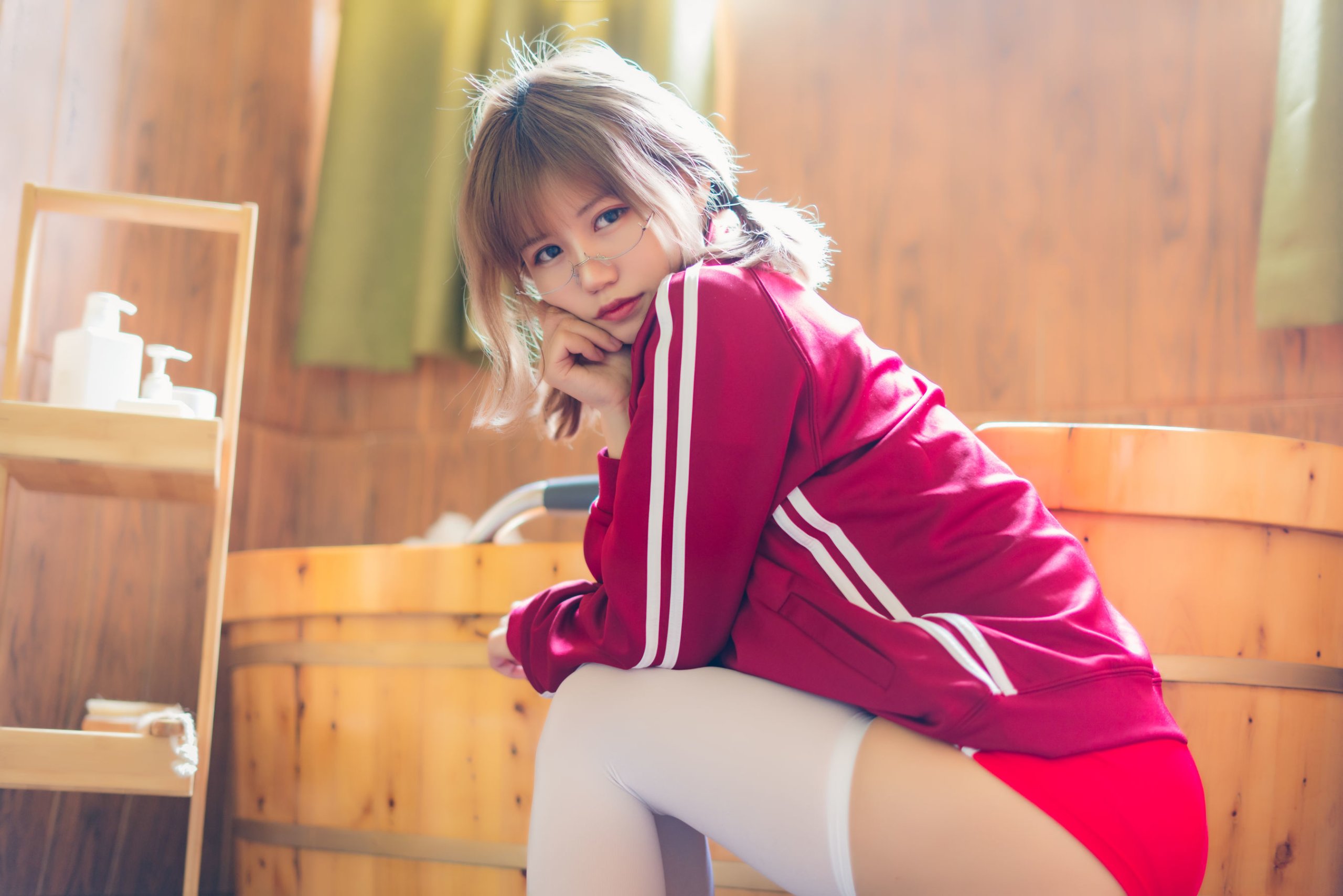 Đọc truyện hentai Tuyển tập Albums siêu phẩm Cosplay - Chap 734 - [Chiyoko Ogura] Red gymnastics suit
