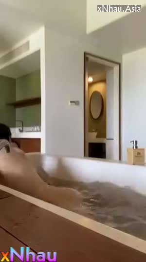 hot girl địt nhau với đại gia ở bồn tắm (hot girl địt nhau với đại gia ở bồn tắm) [26]
