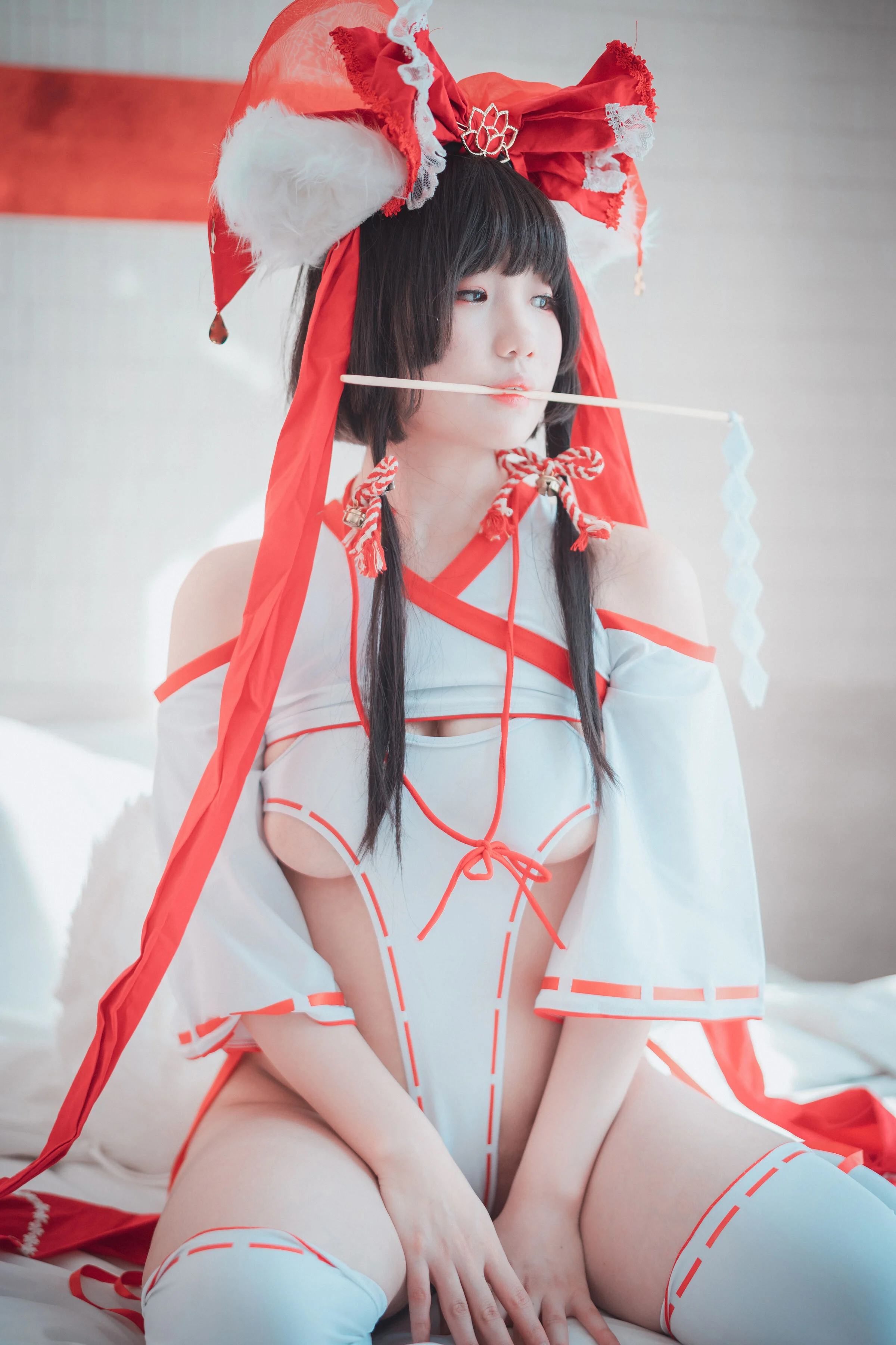 Đọc truyện hentai Tuyển tập Albums siêu phẩm Cosplay - Chap 612 - Mimmi - Reimu Hakurei