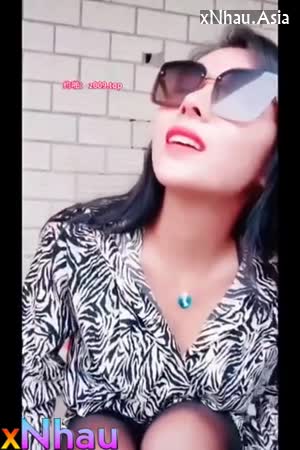 Đang thủ dâm ngoài đường thì bị người la phát hiện ngại hết cả lồn dâm đãng (Đang thủ dâm ngoài đường thì bị người la phát hiện ngại hết cả lồn dâm đãng) [26]