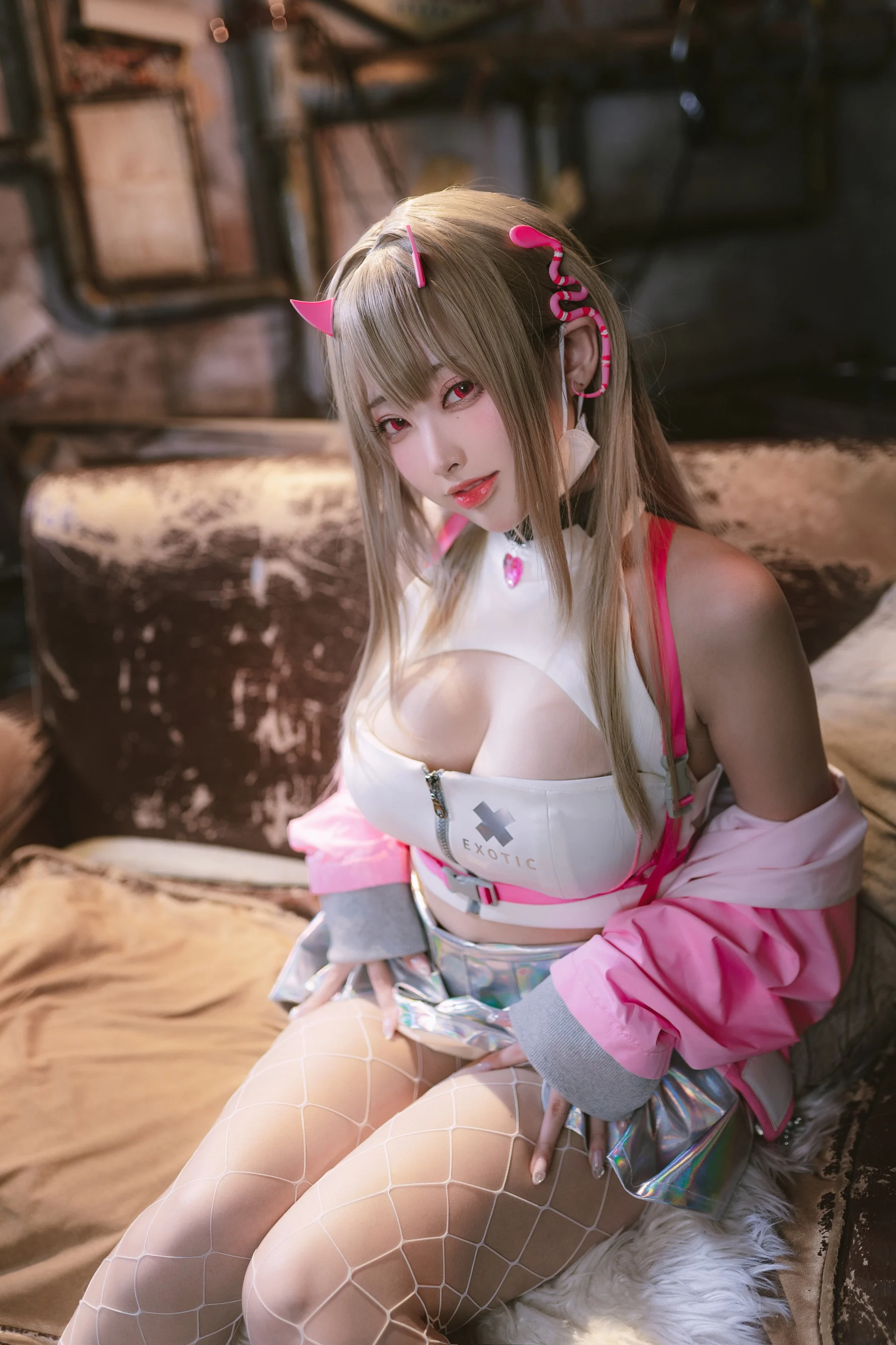 Đọc truyện hentai Tuyển tập Albums siêu phẩm Cosplay - Chap 338 - Sakura Miyamoto - Viper