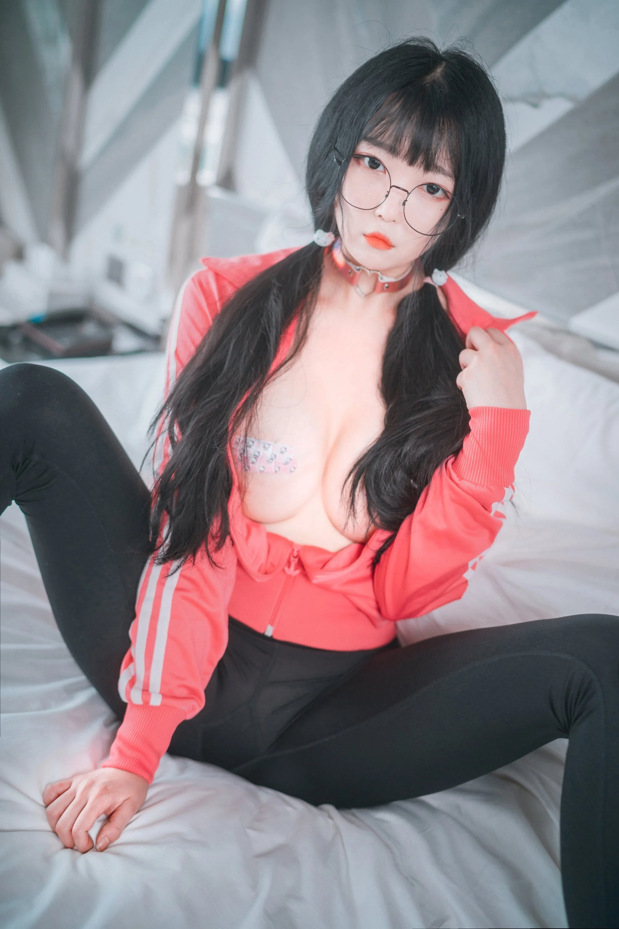 Đọc truyện hentai Tuyển tập Albums siêu phẩm Cosplay - Chap 901 - [DJAWA] Aram - Hot Pink Jersey!