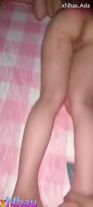 Địt em ghệ xăm kín lưng bắn ra lại cho vào địt tiếp (Địt em ghệ xăm kín lưng bắn ra lại cho vào địt tiếp) [26]