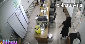 Hack cam những em gái y tá thay đồ trong bệnh viện chuẩn bị vào ca (Hack cam những em gái y tá thay đồ trong bệnh viện chuẩn bị vào ca) [26]