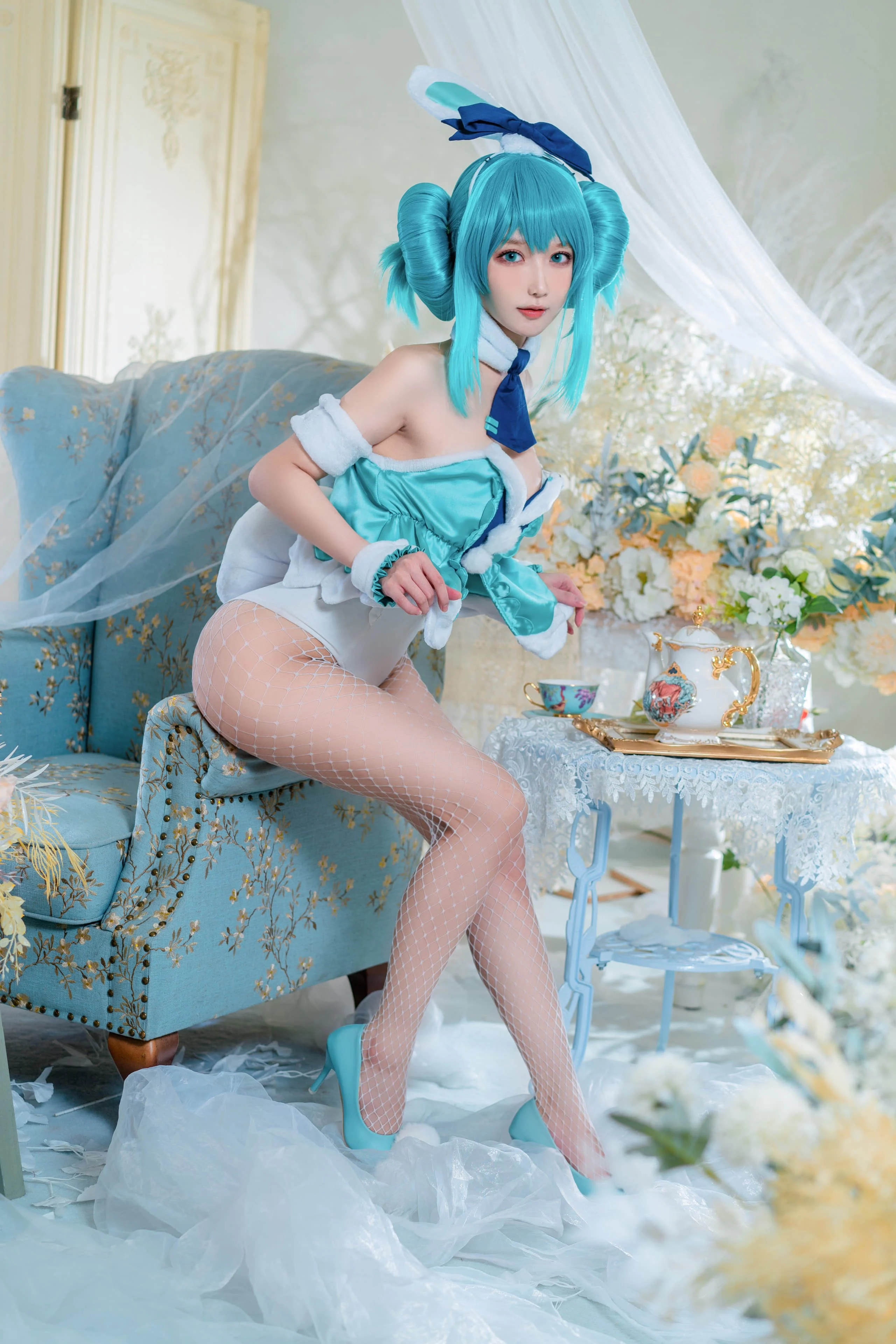 Đọc truyện hentai Tuyển tập Albums siêu phẩm Cosplay - Chap 842 - A Bao is also a bunny girl - NO.30 White Rabbit Miku