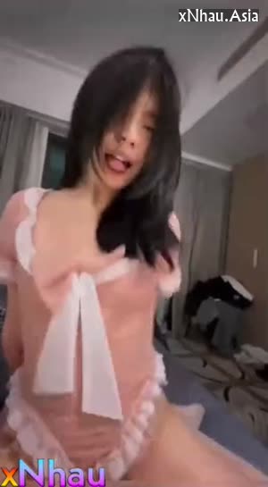 em hs c3 đụ nhau cùng người yêu trong nhà nghỉ (em hs c3 đụ nhau cùng người yêu trong nhà nghỉ) [26]