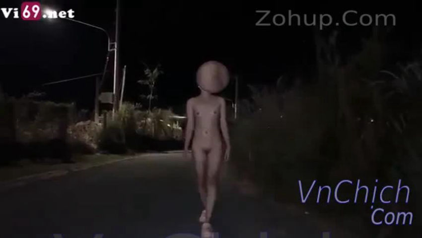 Em sinh viên nhỏ nhắn thích phô dâm bú cu nơi công cộng - miethichnude - Sex Viet69