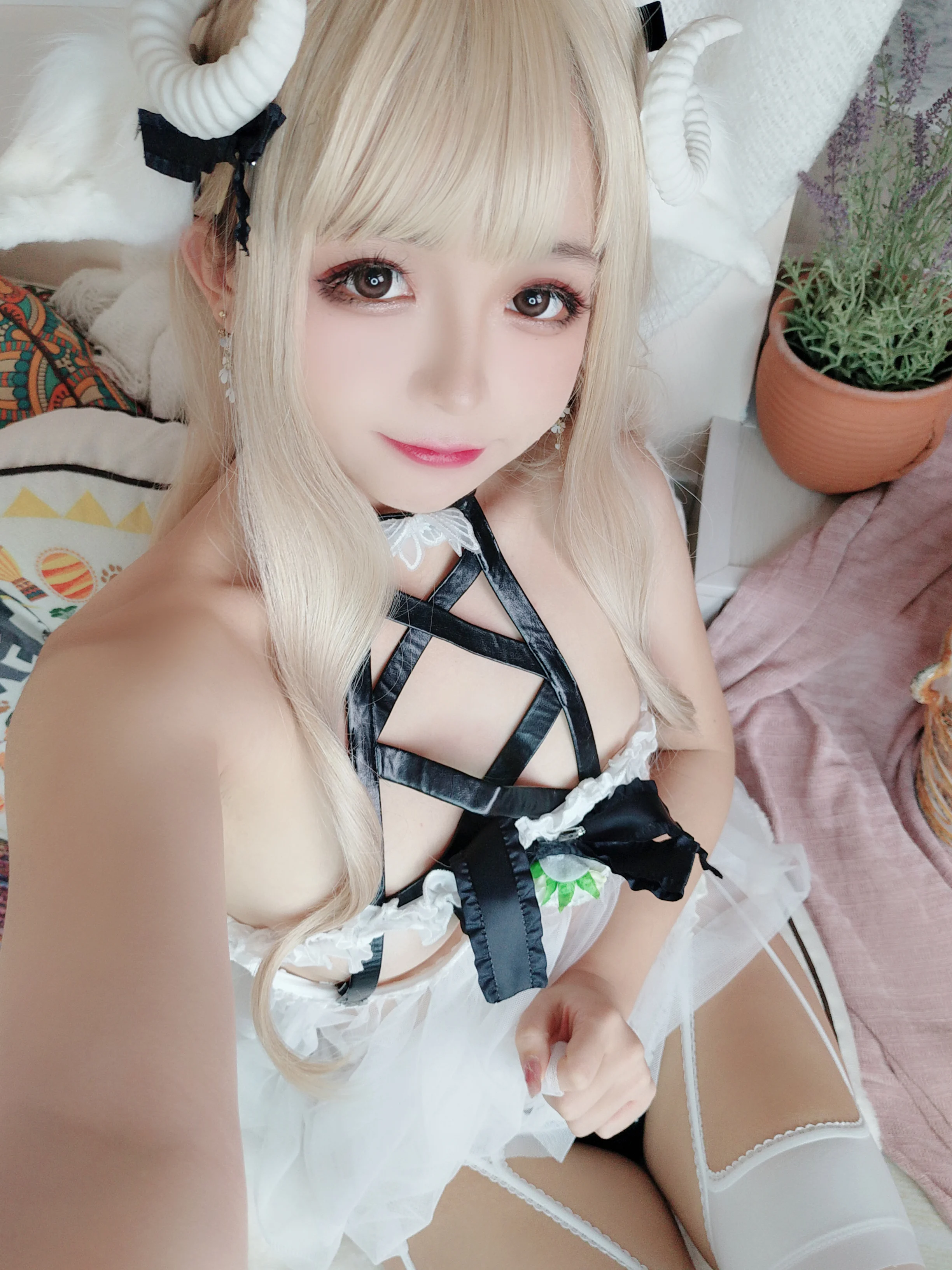 Đọc truyện hentai Tuyển tập Albums siêu phẩm Cosplay - Chap 1011 - Rina Jiao - White Lamb