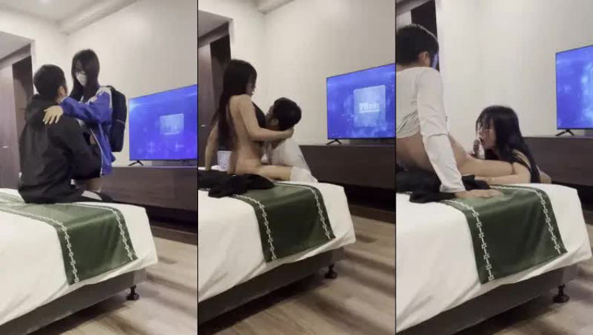 Đi học về bé sugar baby kính cận mặc đồng phục trường lao vội vào vòng tay anh trong khách sạn