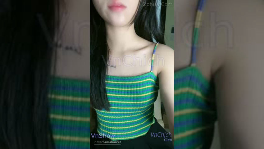 #2girls đi làm về tranh thủ livestream show hàng  ~ Sex VnShow