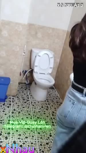 Quay Lén Em Gái Xinh Nude Đi Tè (Quay Lén Em Gái Xinh Nude Đi Tè) [26]