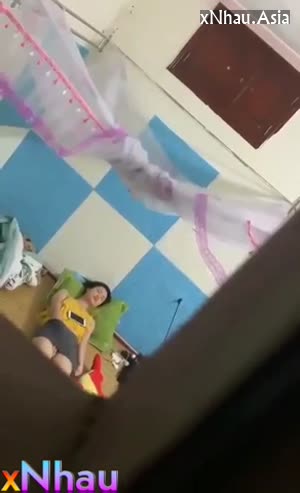 quay lén đứa em họ đang thủ dâm cực nừng nhìn chỉ muốn vào dí thôi (quay lén đứa em họ đang thủ dâm cực nừng nhìn chỉ muốn vào dí thôi) [26]