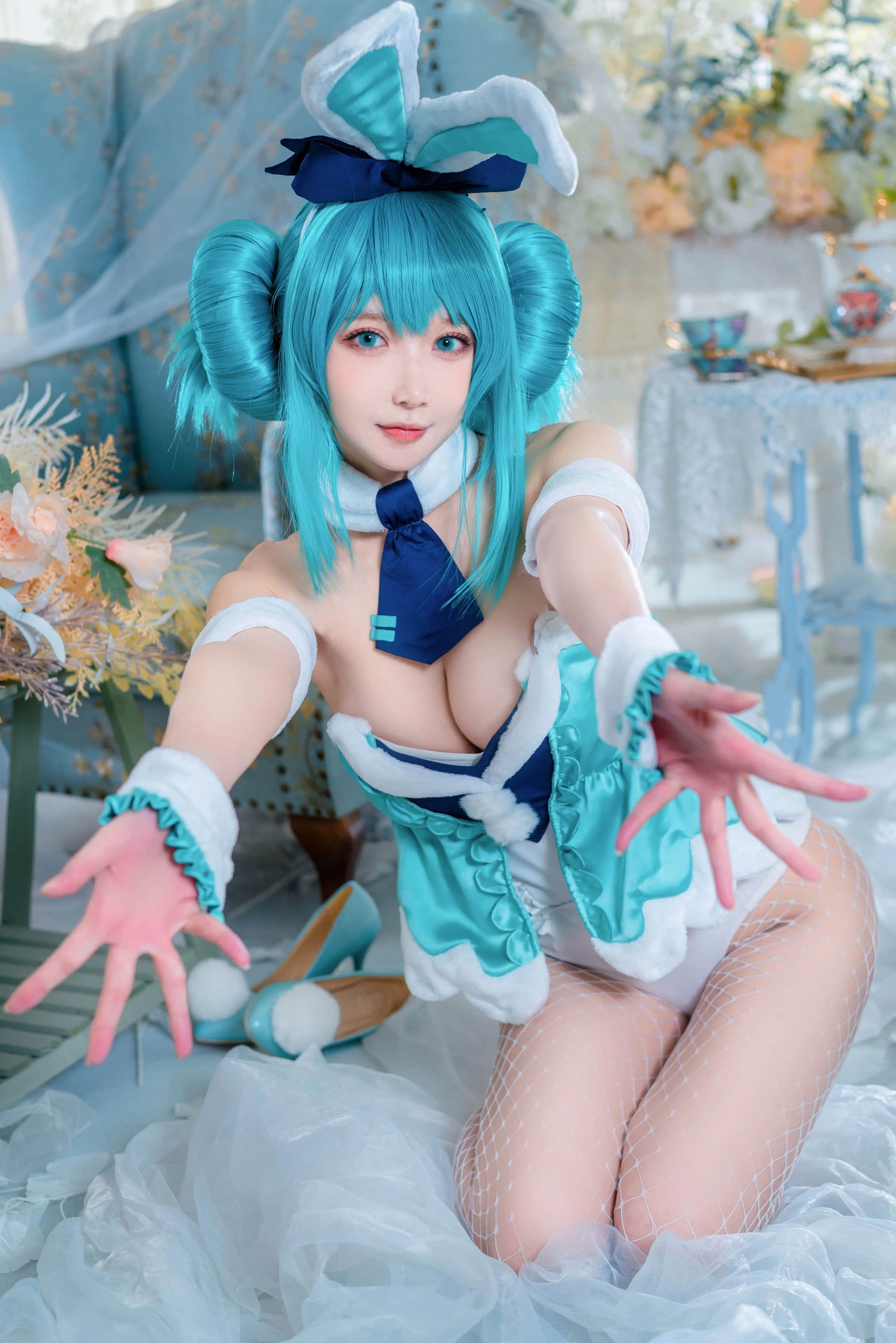 Đọc truyện hentai Tuyển tập Albums siêu phẩm Cosplay - Chap 842 - A Bao is also a bunny girl - NO.30 White Rabbit Miku