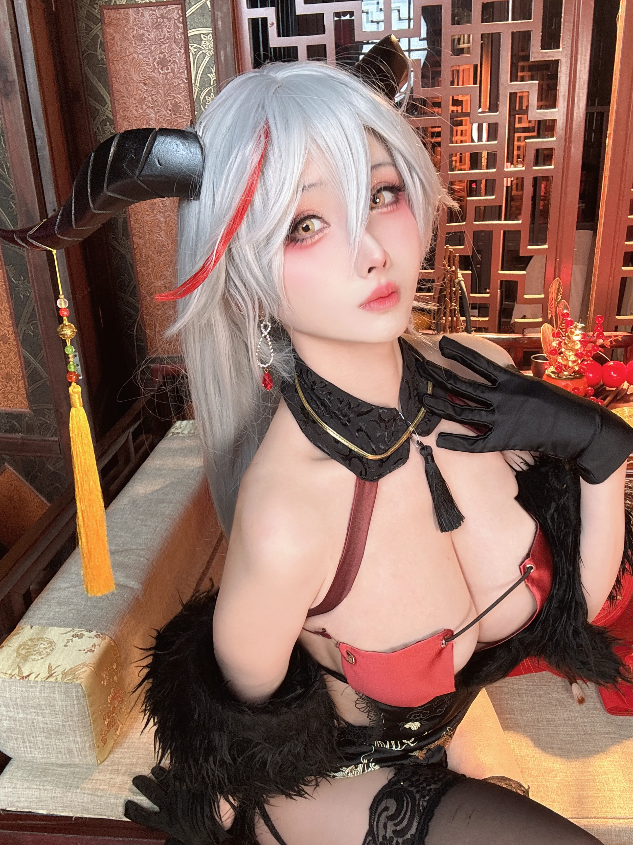 Đọc truyện hentai Tuyển tập Albums siêu phẩm Cosplay - Chap 949 - Rioko Ryo Ryoko – Dragon Year Dragon Tu Egil