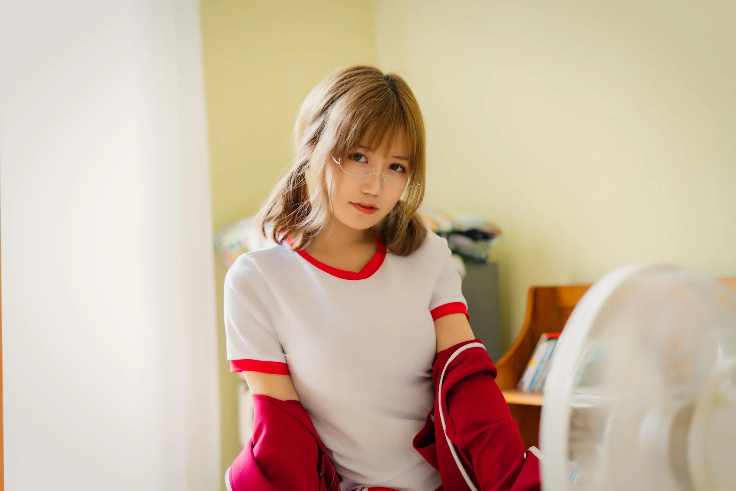 Đọc truyện hentai Tuyển tập Albums siêu phẩm Cosplay - Chap 734 - [Chiyoko Ogura] Red gymnastics suit