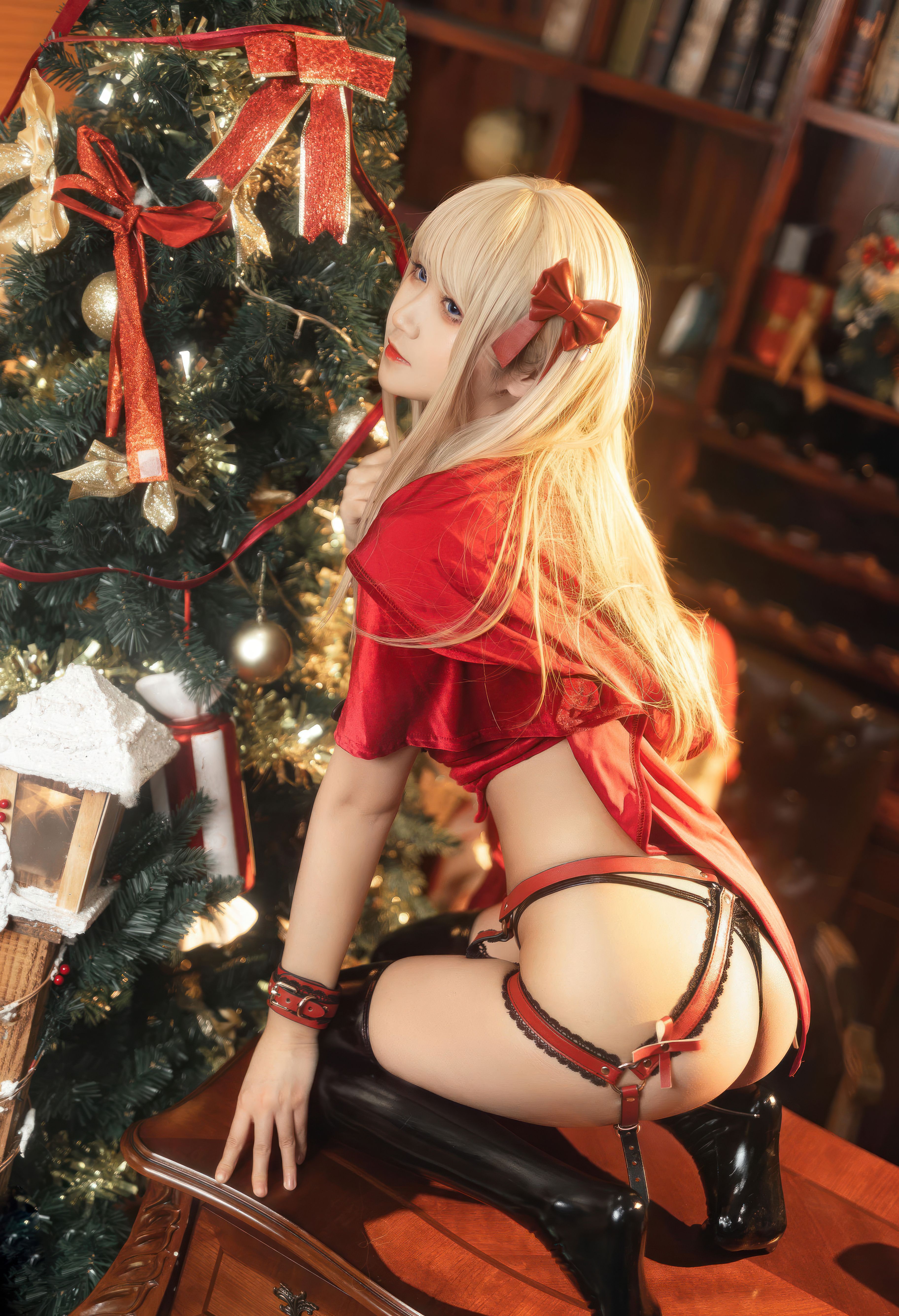 Đọc truyện hentai Tuyển tập Albums siêu phẩm Cosplay - Chap 1324 - 3 Degrees_69 - 100: Little Red Riding Hood