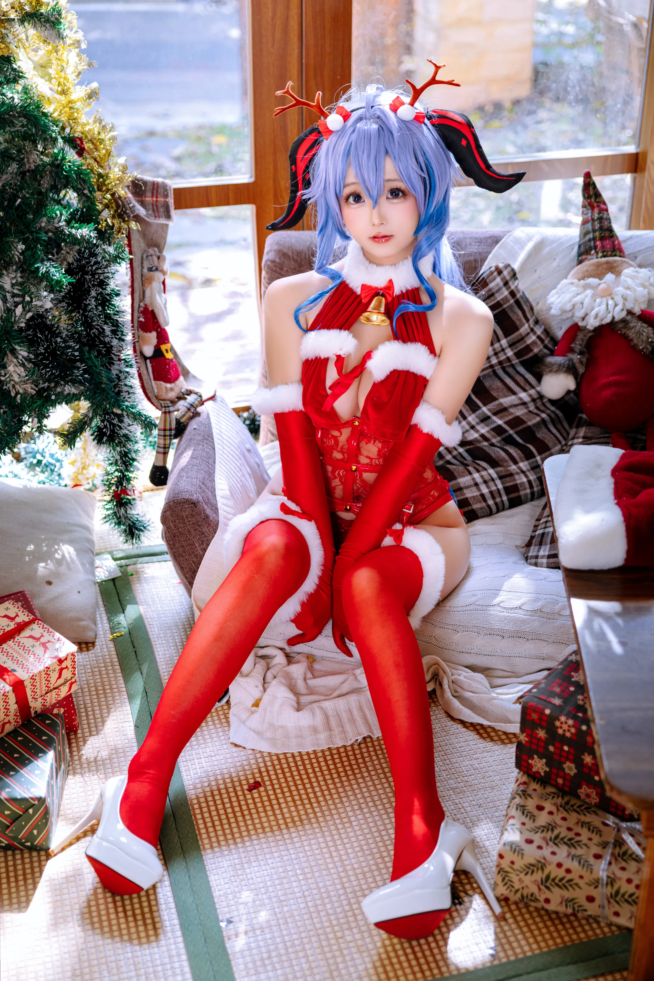 Đọc truyện hentai Tuyển tập Albums siêu phẩm Cosplay - Chap 960 - Rina Jiao - Ganyu Christmas
