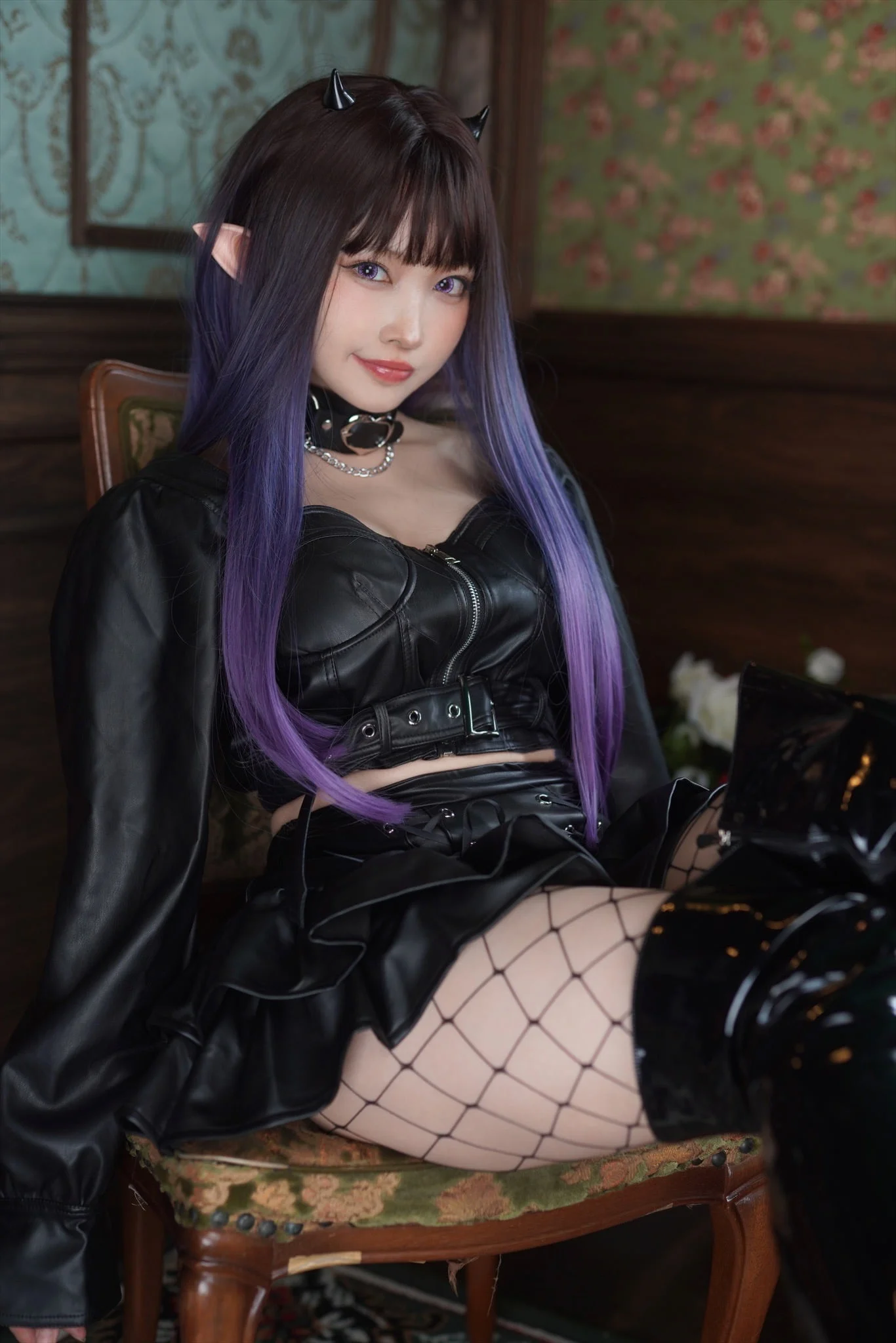 Đọc truyện hentai Tuyển tập Albums siêu phẩm Cosplay - Chap 669 - Vicious eys - Thistle