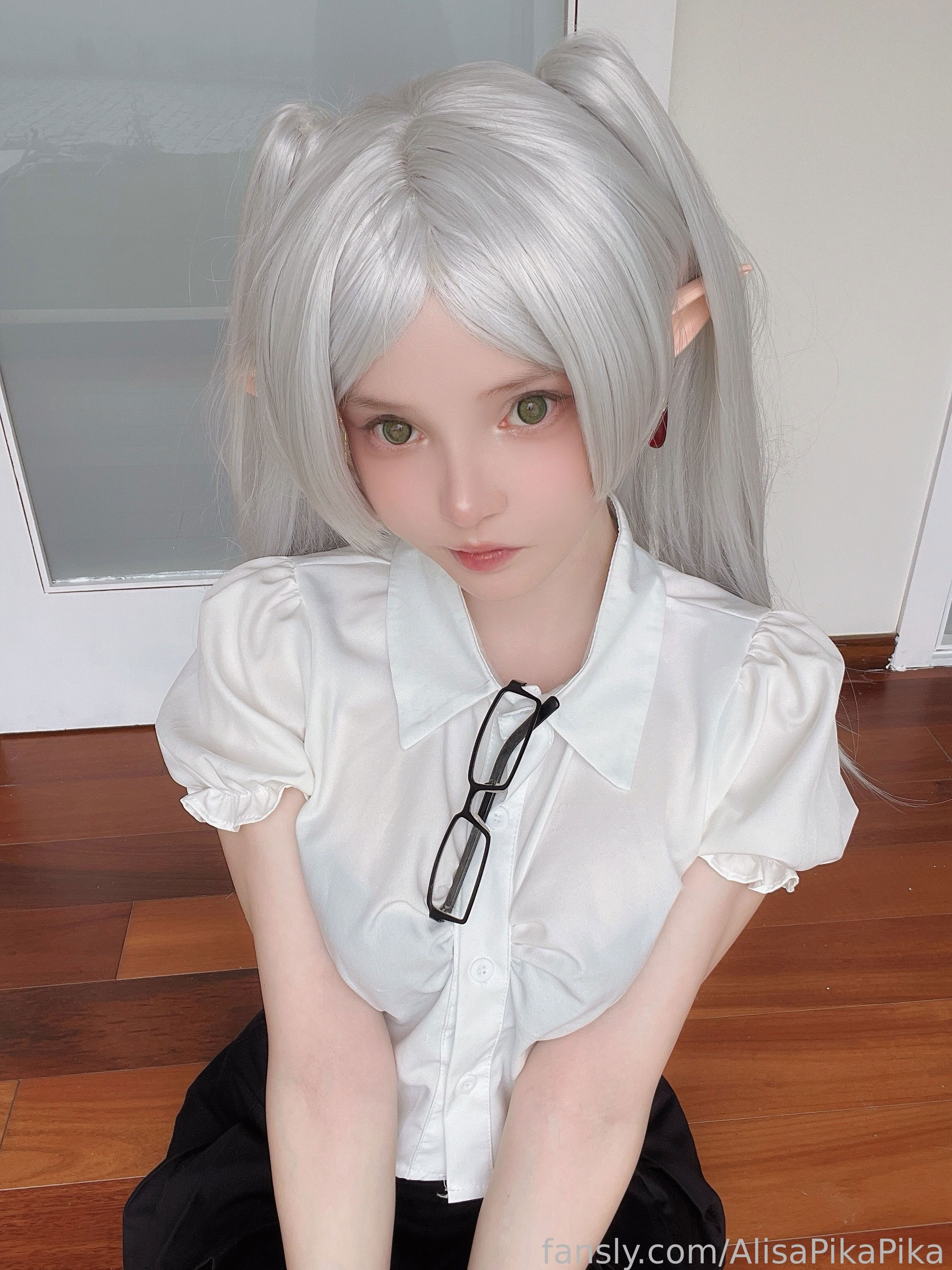 Đọc truyện hentai Tuyển tập Albums siêu phẩm Cosplay - Chap 1275 - Rocksy Light - OL Frieren