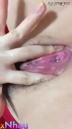 Em gái đến nhà chị gái chơi thấy anh chị địt nhau kêu to và giường kêu cót két (Em gái đến nhà chị gái chơi thấy anh chị địt nhau kêu to và giường kêu cót két) [26]
