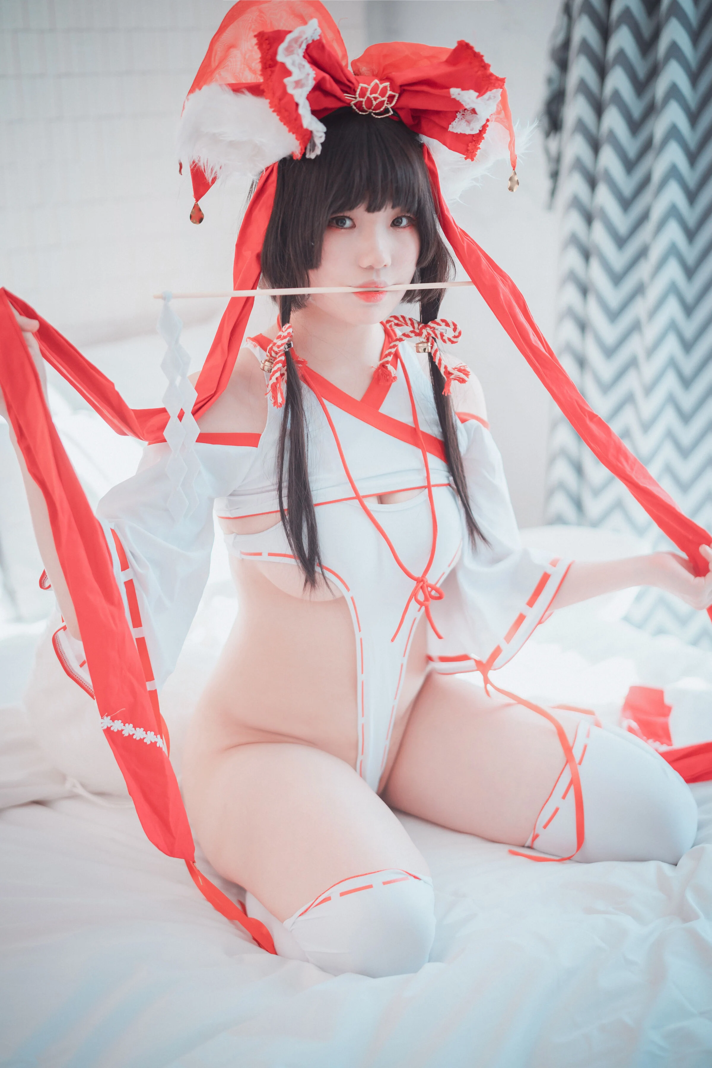 Đọc truyện hentai Tuyển tập Albums siêu phẩm Cosplay - Chap 612 - Mimmi - Reimu Hakurei