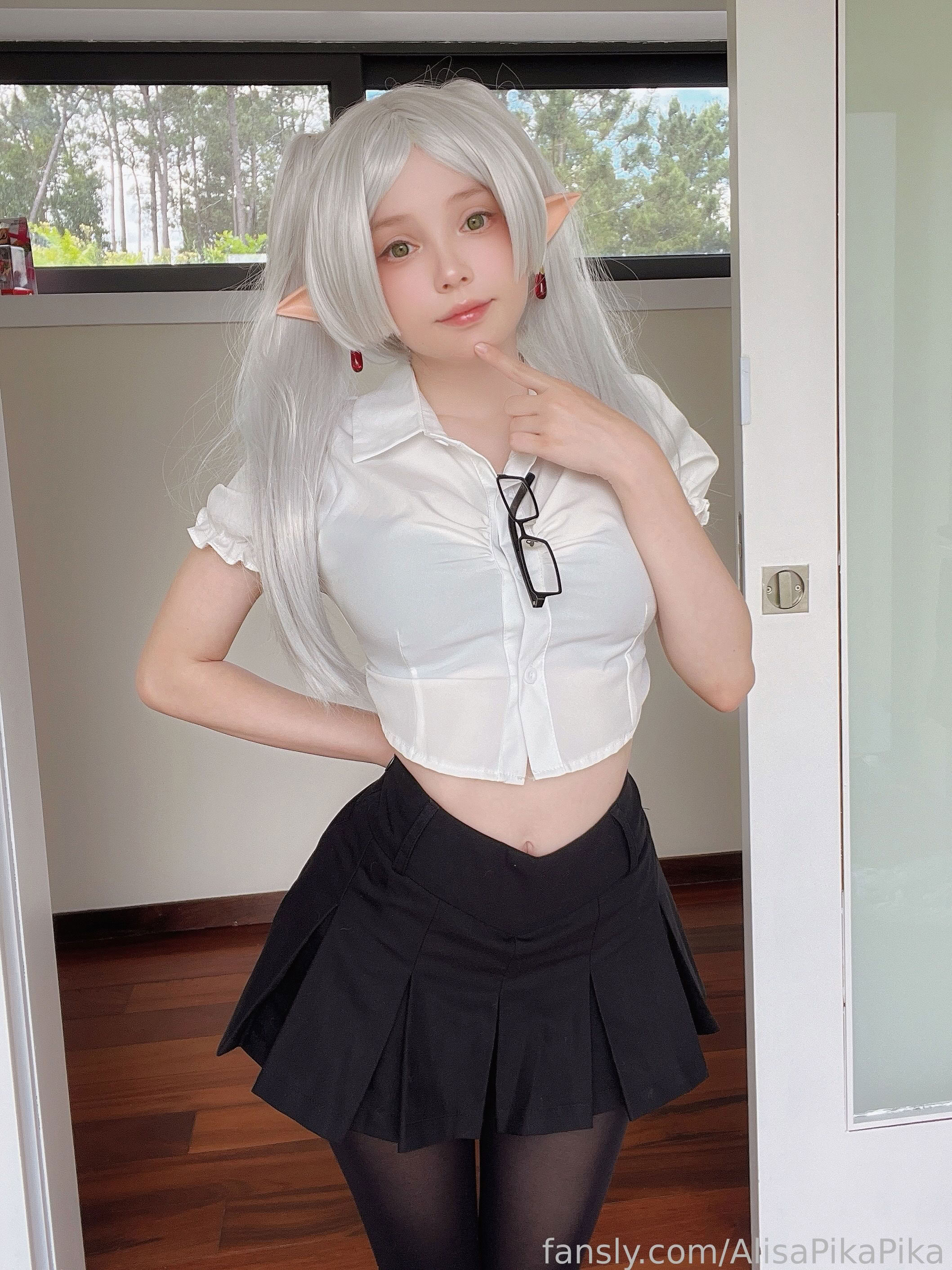 Đọc truyện hentai Tuyển tập Albums siêu phẩm Cosplay - Chap 1275 - Rocksy Light - OL Frieren
