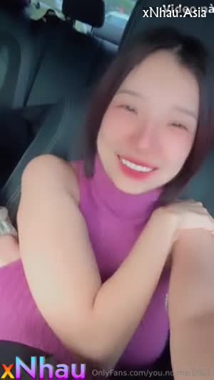 em đang quay tiktok mà anh lại thò tay nghịch vú (em đang quay tiktok mà anh lại thò tay nghịch vú) [26]