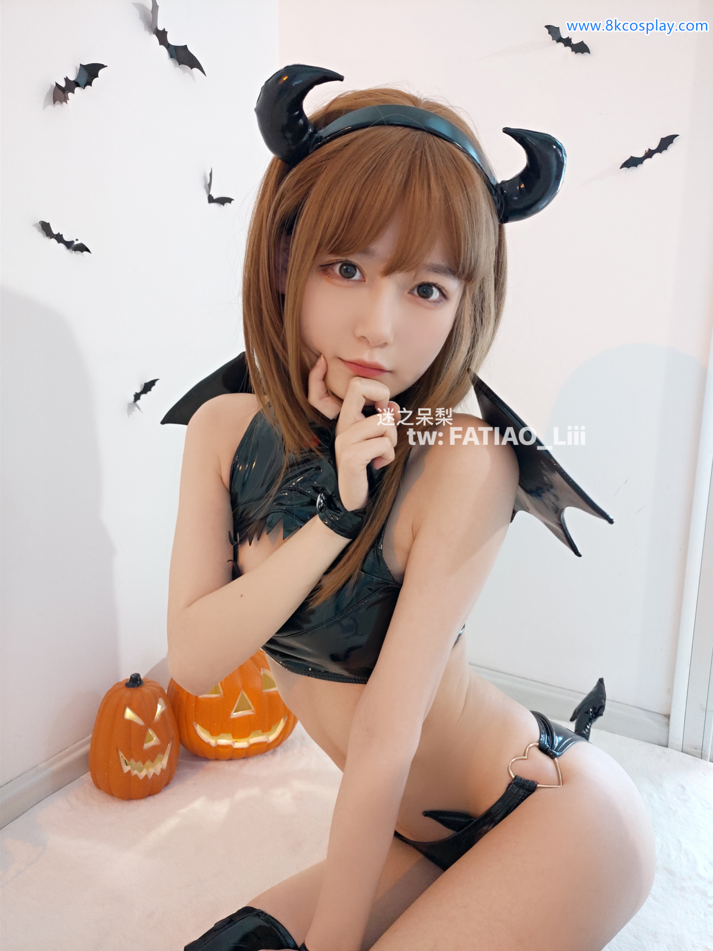 Đọc truyện hentai Tuyển tập Albums siêu phẩm Cosplay - Chap 574 - Yoshino Bakuri (Kajo Shojo) - Một con quỷ nhỏ muốn tàn phá Halloween