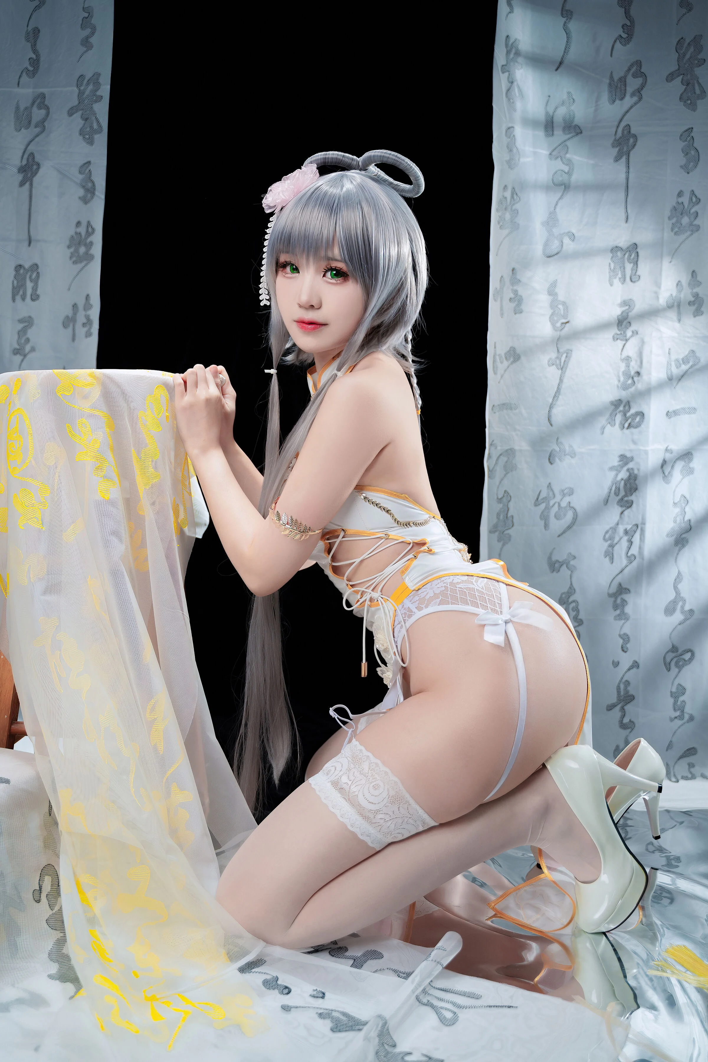Đọc truyện hentai Tuyển tập Albums siêu phẩm Cosplay - Chap 366 - miko sauce ww - Luo Tianyi cheongsam