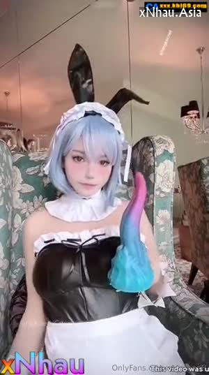 Em gái cosplay Rem thủ dâm cực phê xem là ghiền (Em gái cosplay Rem thủ dâm cực phê xem là ghiền) []