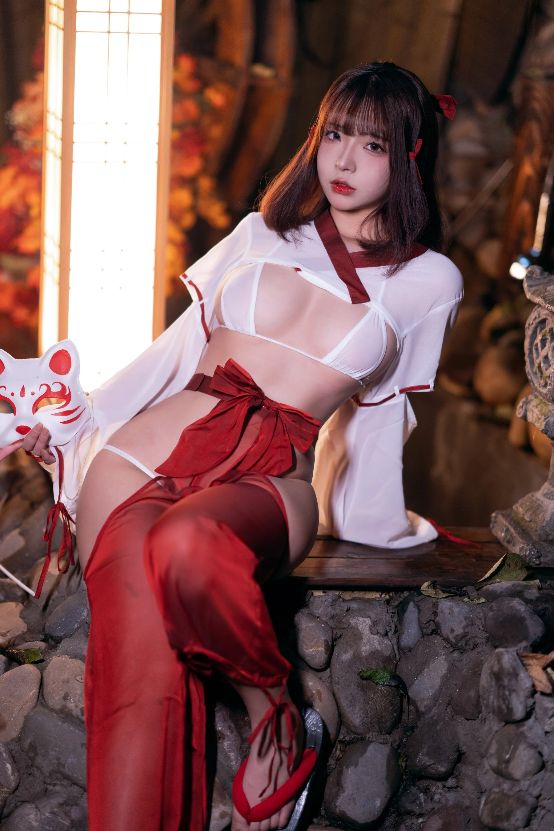 Đọc truyện hentai Tuyển tập Albums siêu phẩm Cosplay - Chap 147 - yuuhui Tamaki - Vu nữ đền thờ