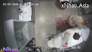 Hack cam bác sĩ thay đồ trong phòng khác cùng chiếc quần lọt khe trắng quyến rũ (Hack cam bác sĩ thay đồ trong phòng khác cùng chiếc quần lọt khe trắng quyến rũ) [26]