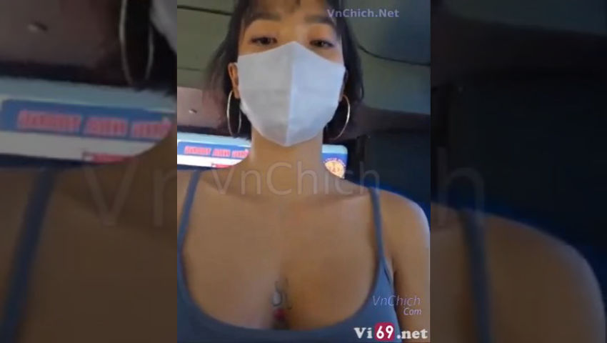 Em nghịch đồ chơi trên xe buýt lúc có trai lạ ngồi cạnh – Rosababyvip