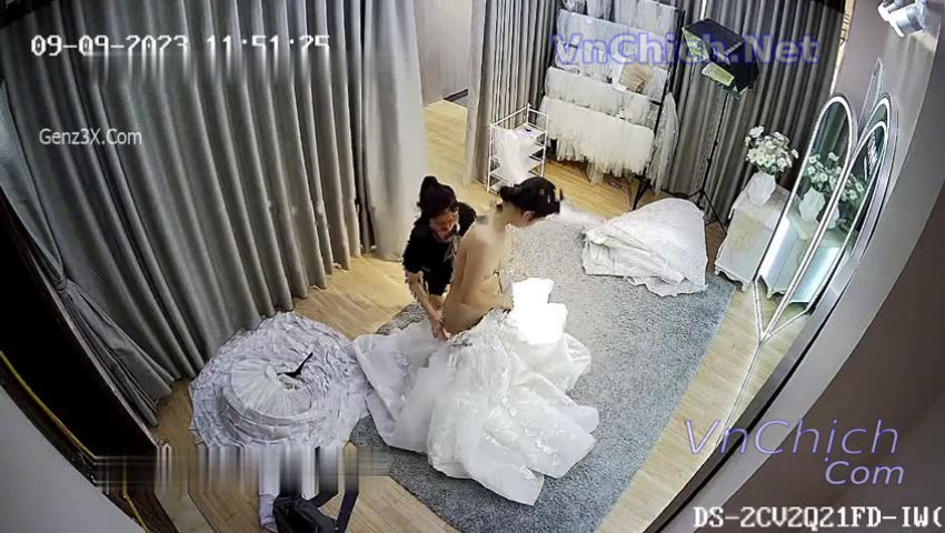 Clip Sex Hack Camera Tiệm Váy Cưới Lộ Cảnh Cô Dâu Thử Váy - Clip Sex Telegram