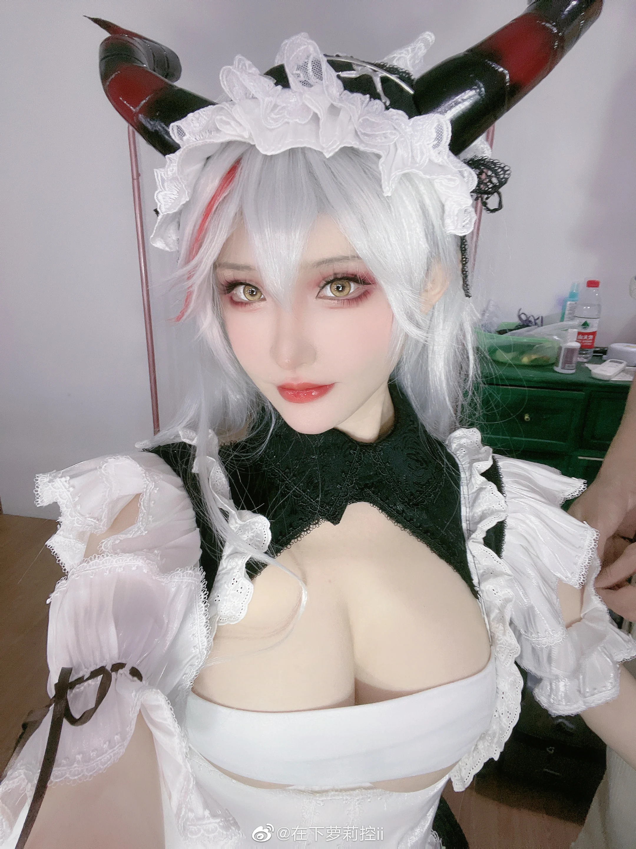 Đọc truyện hentai Tuyển tập Albums siêu phẩm Cosplay - Chap 498 - Egil + Prince Eugen + Louis IX + Atago (Azur Lane)