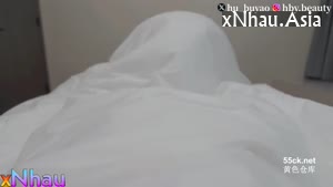 Chị dâu dâm lén lút trốn vào chăn bú cu e trai đg ngủ đc e đụ cho sướng co giật (Chị dâu dâm lén lút trốn vào chăn bú cu e trai đg ngủ đc e đụ cho sướng co giật) [26]