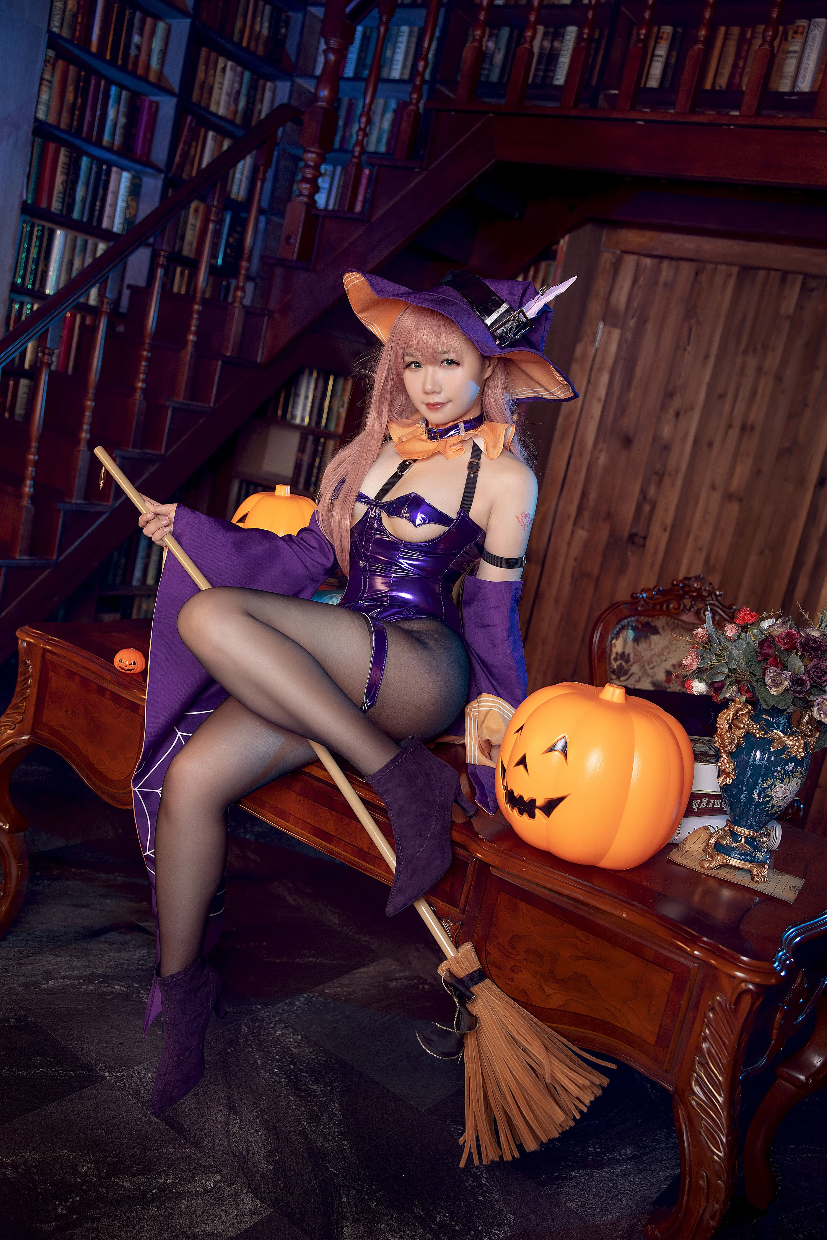 Đọc truyện hentai Tuyển tập Albums siêu phẩm Cosplay - Chap 1176 - Mahua Sauce - Memphis Halloween