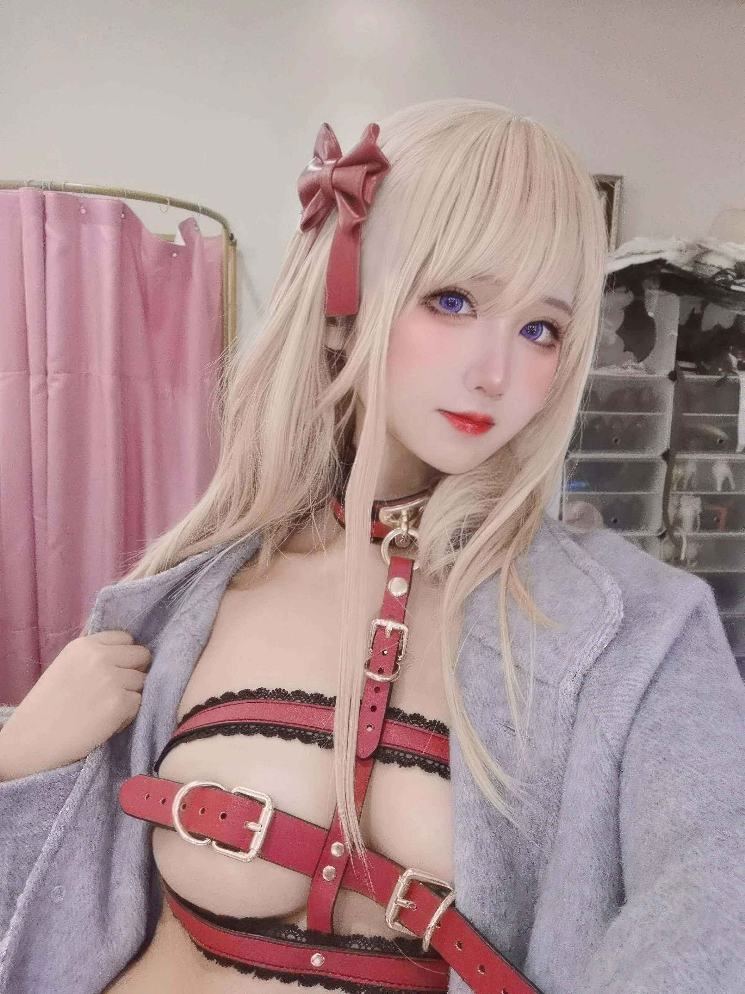 Đọc truyện hentai Tuyển tập Albums siêu phẩm Cosplay - Chap 1324 - 3 Degrees_69 - 100: Little Red Riding Hood