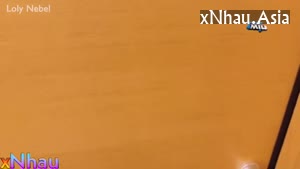 a shipper may mắn và cô chủ nhận hàng (a shipper may mắn và cô chủ nhận hàng) [26]