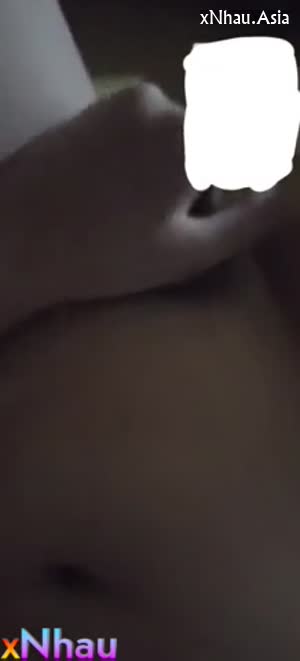 Nguyễn Mai Linh học sinh lớp 10 đà lạt call video cùng người yêu - phần 2 (Nguyễn Mai Linh học sinh lớp 10 đà lạt call video cùng người yêu - phần 2) [26]