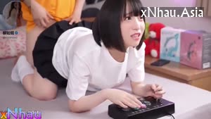 Có đứa em mê game, chỉ cần cho chơi game thì đè ra địt cũng được (Có đứa em mê game, chỉ cần cho chơi game thì đè ra địt cũng được) [26]