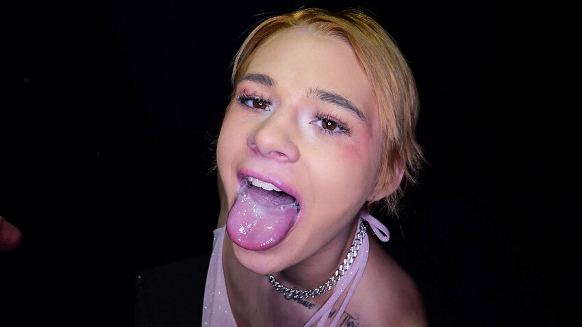 Gloryhole Secrets - Chloe Knox First Glory Hole