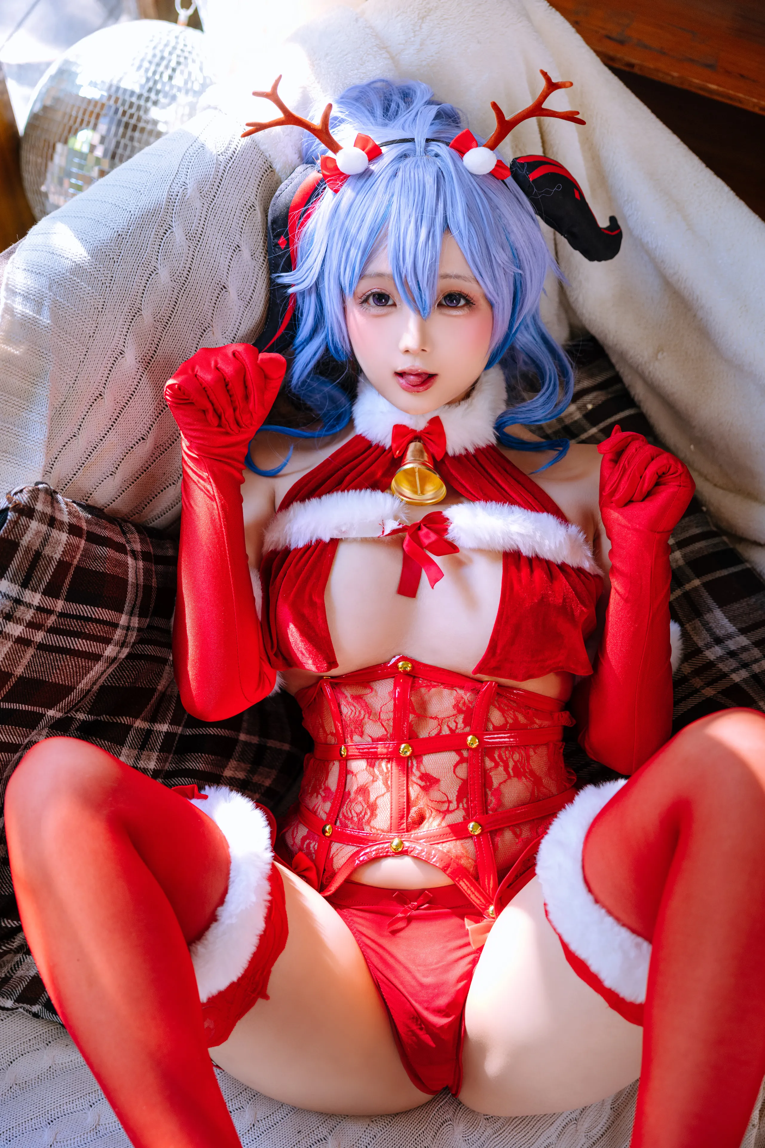Đọc truyện hentai Tuyển tập Albums siêu phẩm Cosplay - Chap 960 - Rina Jiao - Ganyu Christmas